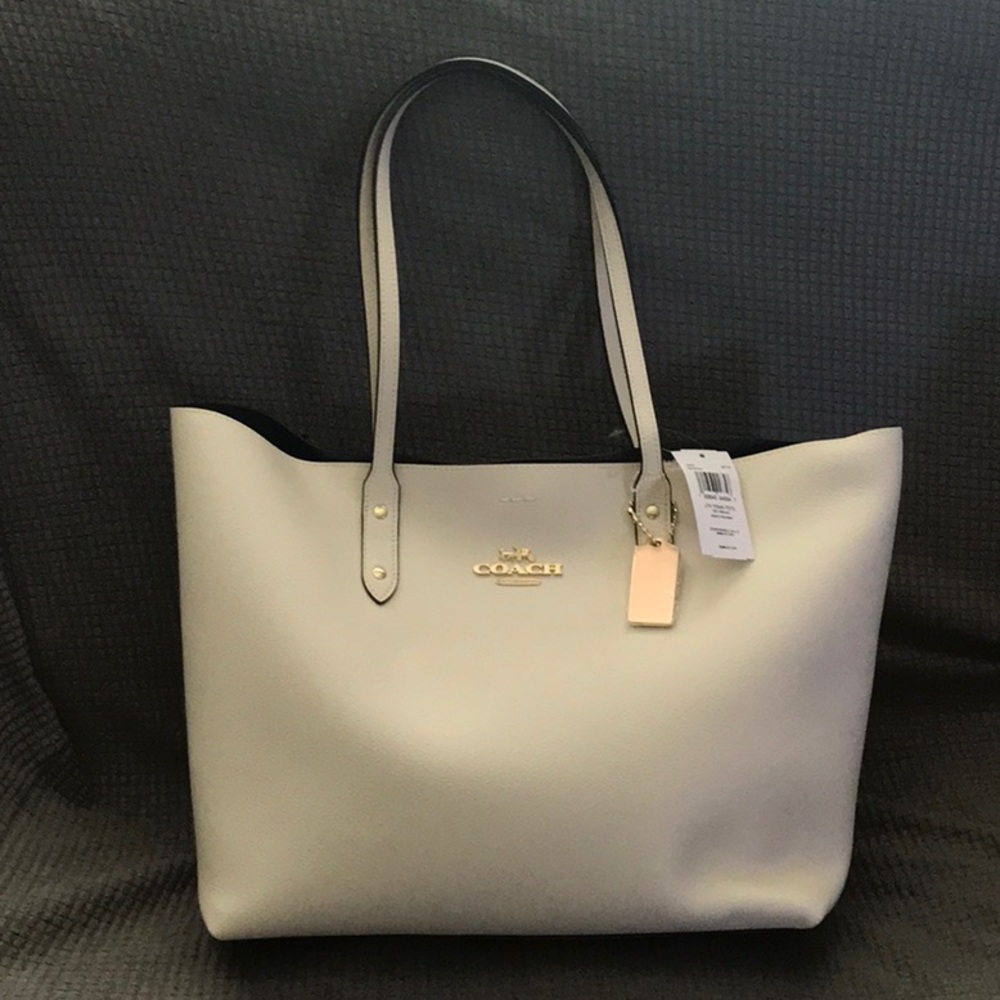 Coach Cream Leather To777l Lte with Gold Hardware